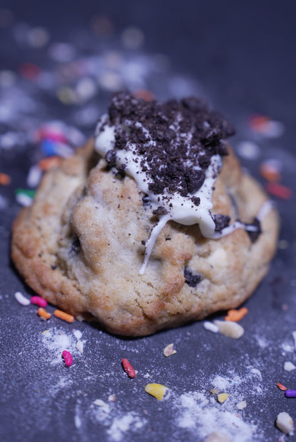 Chocolate Chip Cookies N Cream Cookie