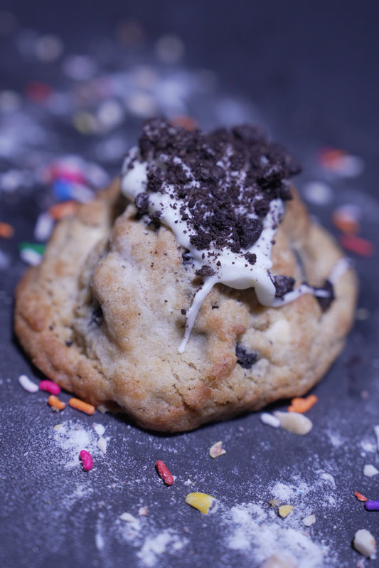 Chocolate Chip Cookies N Cream Cookie