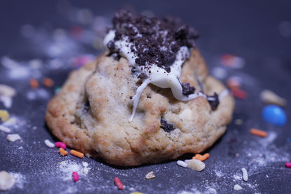 Chocolate Chip Cookies N Cream Cookie